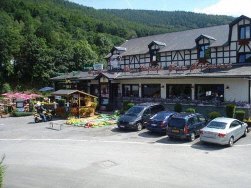 Hotel Val De La Cascade Stavelot Kültér fotó