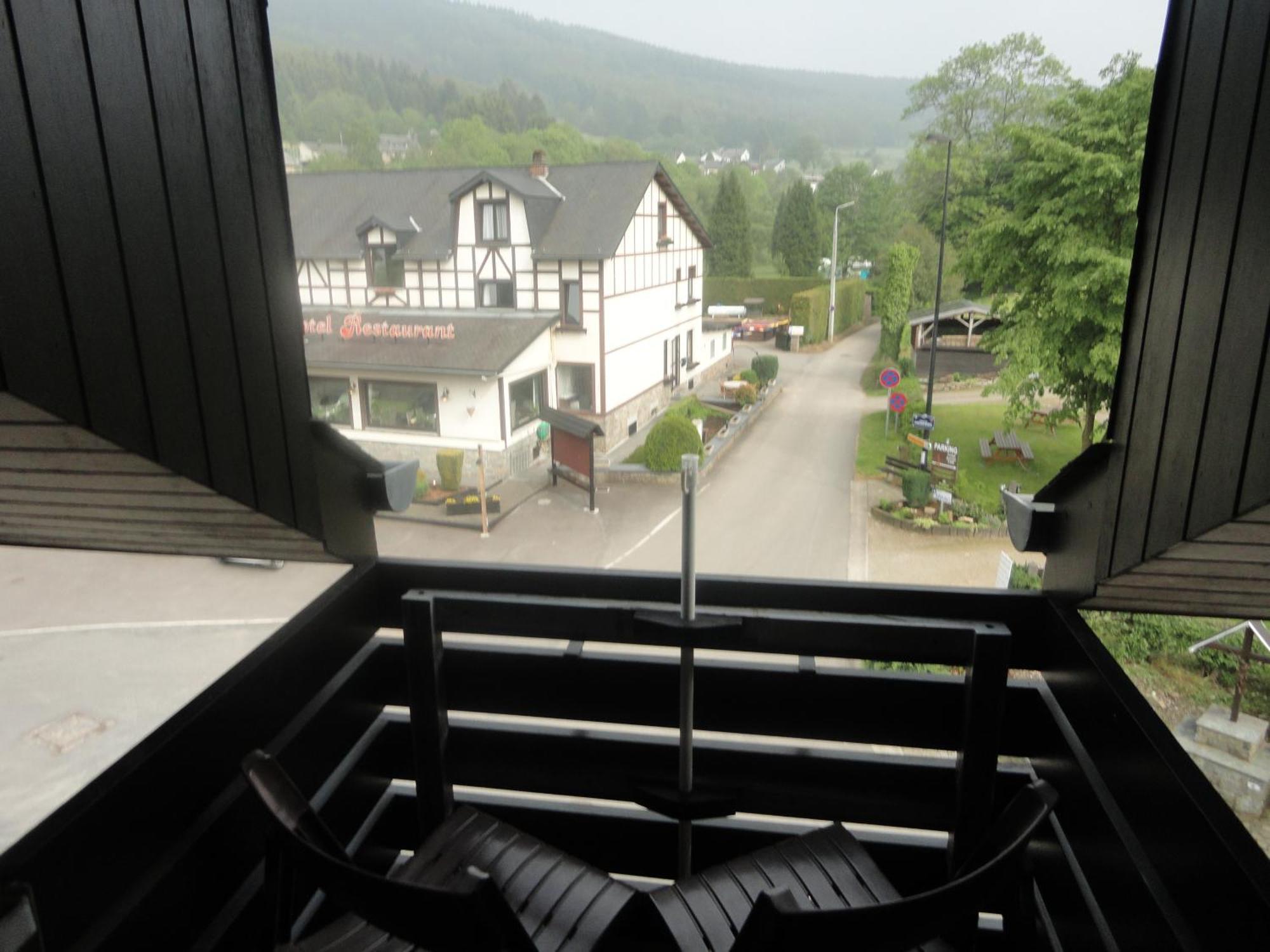 Hotel Val De La Cascade Stavelot Kültér fotó