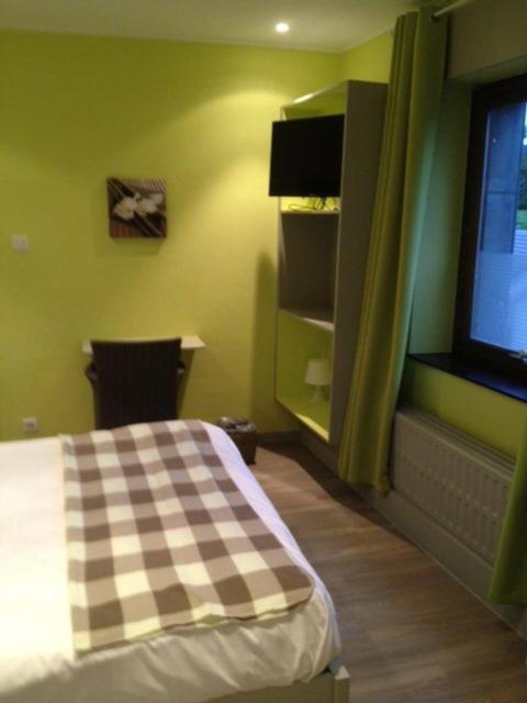 Hotel Val De La Cascade Stavelot Kültér fotó